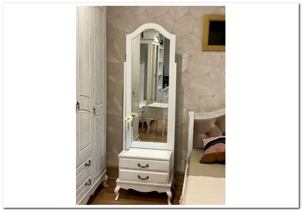 Зеркало напольное Авиньон из массива бука  заказать в интернет магазине по цене 38 880 руб. в Самаре